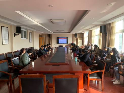说明: D:\2019学年\学校文件\教研组长外出考察学习活动\1522369725_10470556470_IMG_2700.JPG